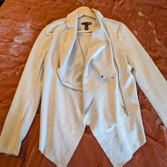 Women's cream blazer - Picture 2 of 3